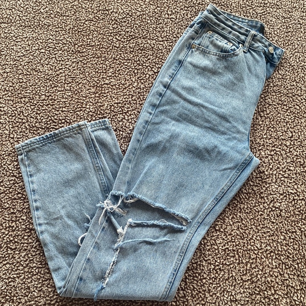 High rise Mom style jeans with knee rips from WHITEFOX BOUTIQUE